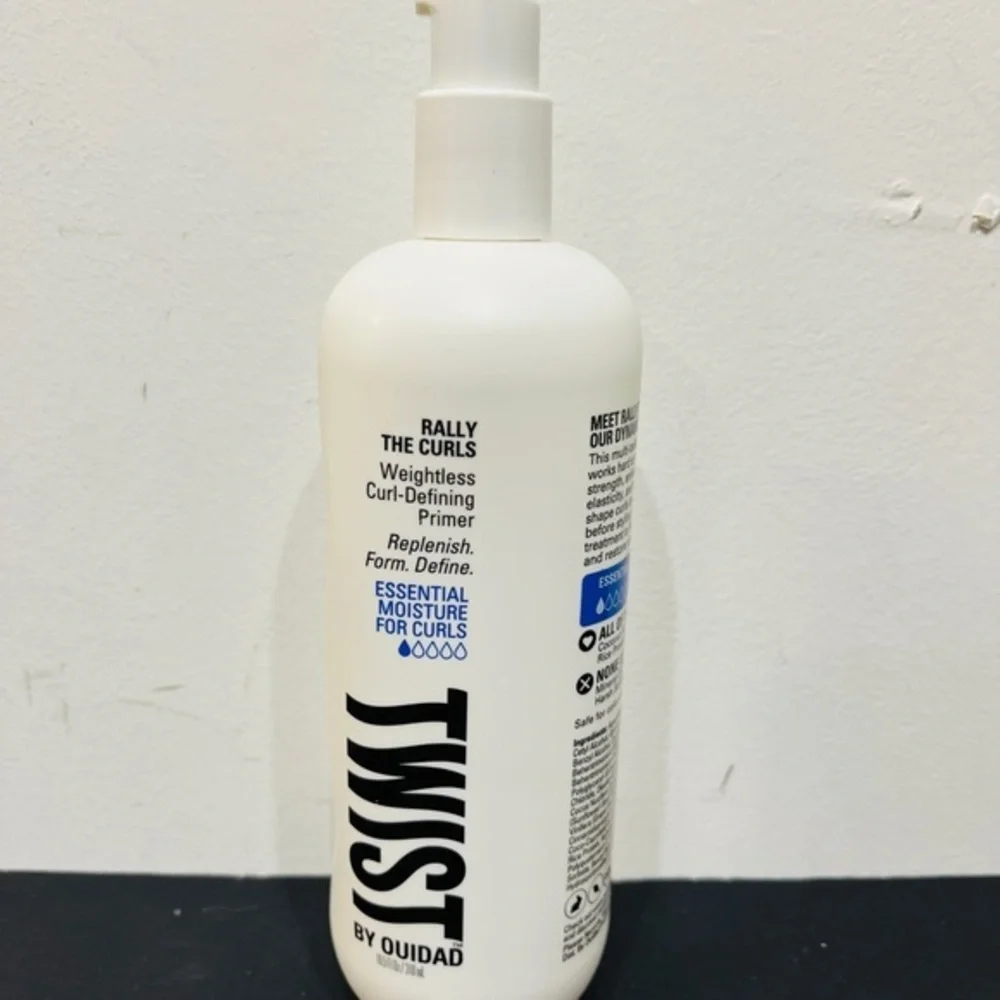 Twist by Curl-Defining Primer - White